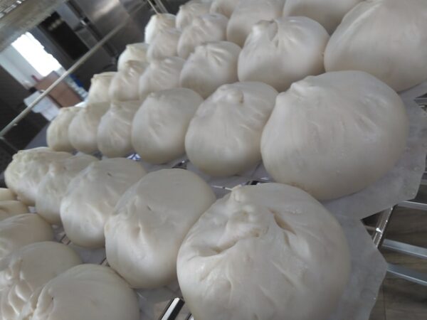 黒ごまあんまん（10個） | 巣鴨 豚まん専門店 ブタまんズ